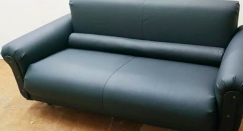 Обивка дивана на дому. Крымская