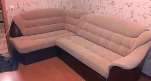 Перетяжка углового дивана. Крымская